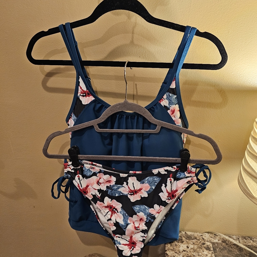 Beachsissi 2 piece Teal & Floral Side Tie Tankini